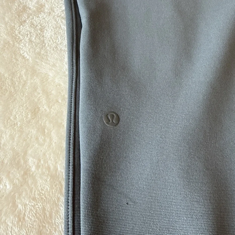 lululemon athletica product pair